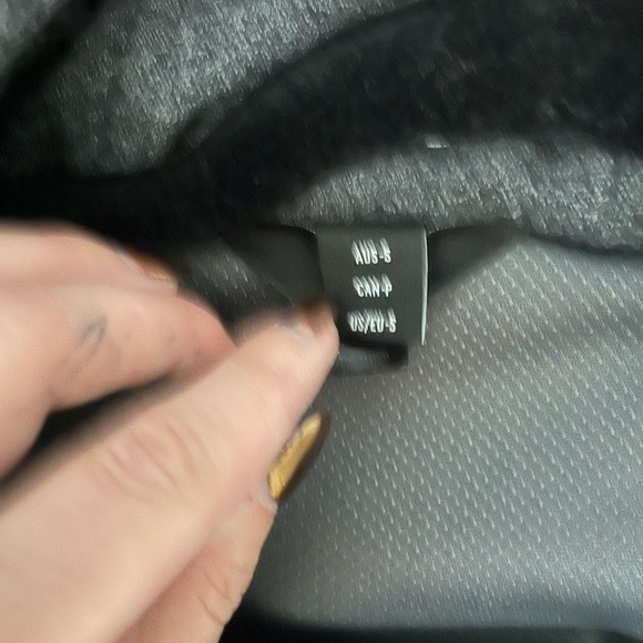 Women’s volcom camo snowboarding jacket - Picture 7 of 7